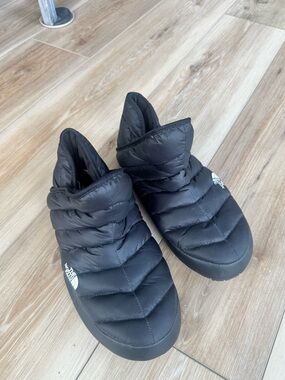 The North Face Black Quilted Slip-On Puffer Mules
